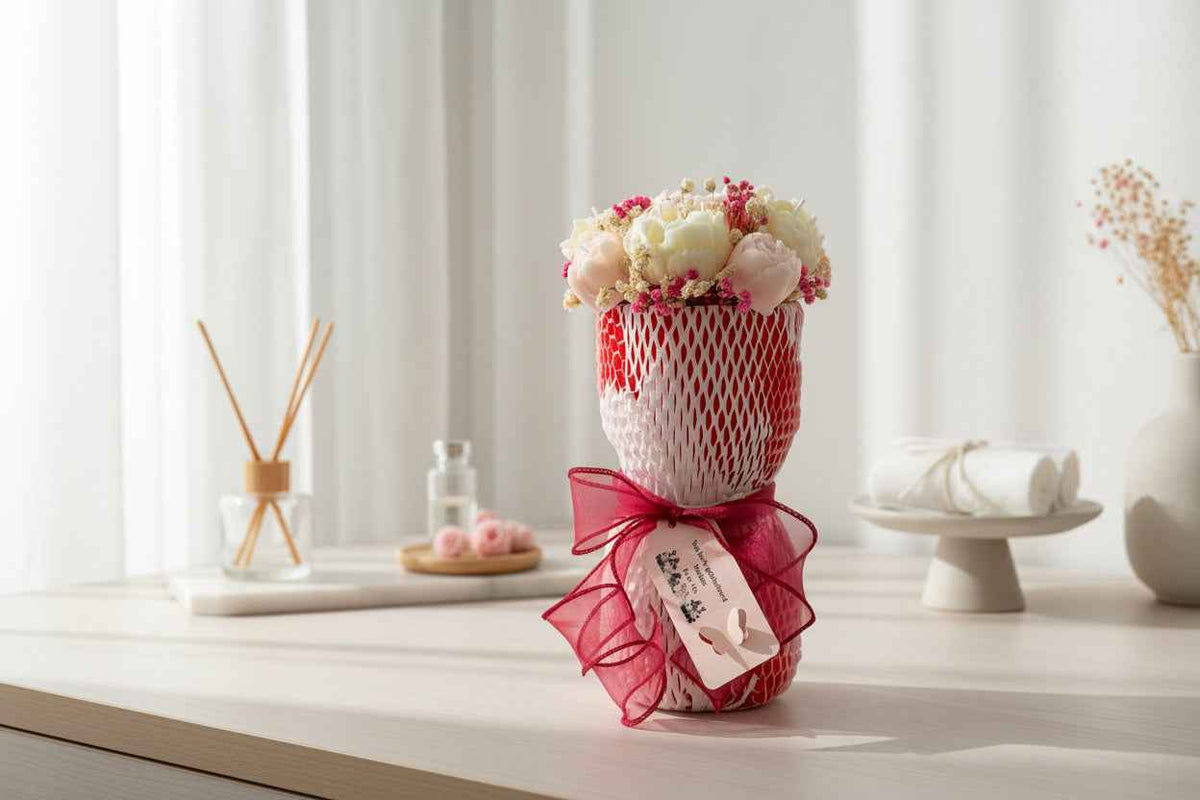 Bouquet Bloemen van Karamela Kaarsen, een boeket van negen bloemvormige geurkaarsen