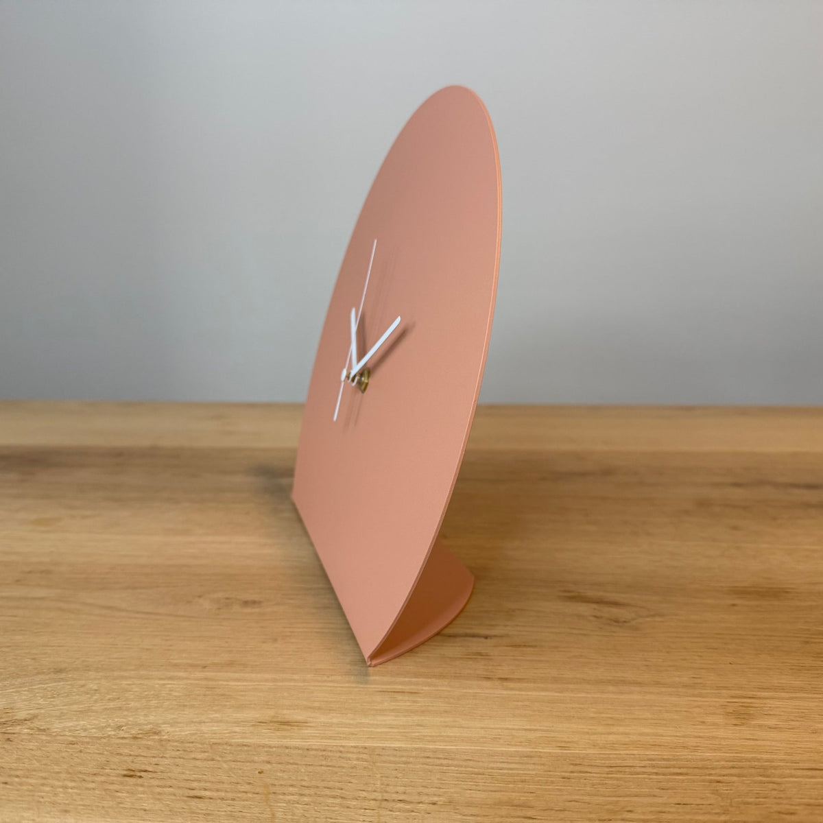 Drift stalen tafelklok 30x25 cm