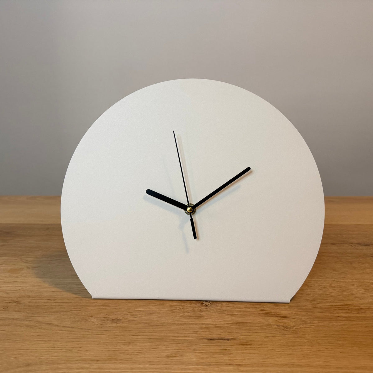 Drift stalen tafelklok 30x25 cm