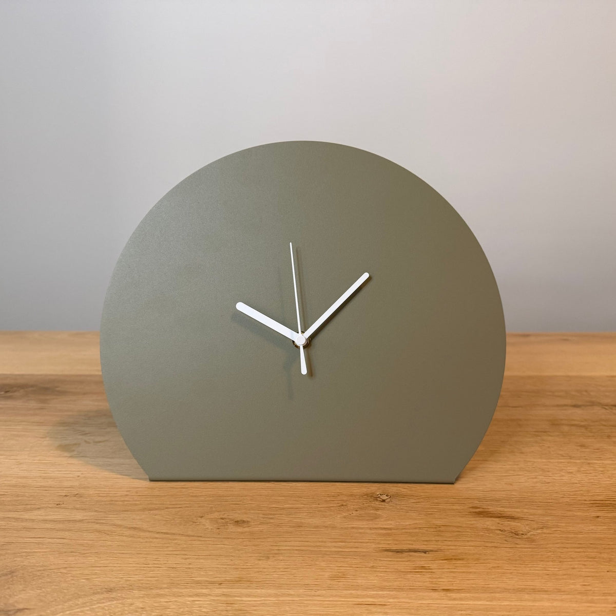 Drift stalen tafelklok 30x25 cm