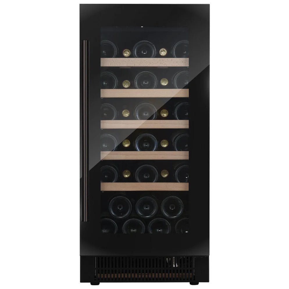 wijnkoelkast in zwart, matzwart, rvs of eigen gekozen RAL kleur. Combineert elegantie met functionaliteit. Geschikt voor 32 flessen en wordt verlicht met multi-LED verlichting.
