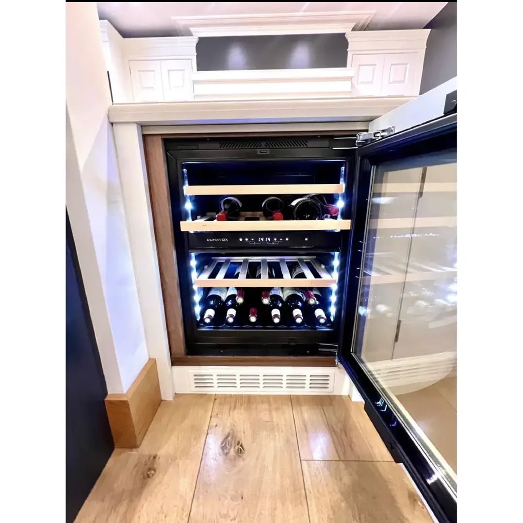 Stille wijnklimaatkast met mogelijkheid tot eigen paneel. Met Push-to-open technologie, multi-LED verlichting en dubbele temperatuurzones.