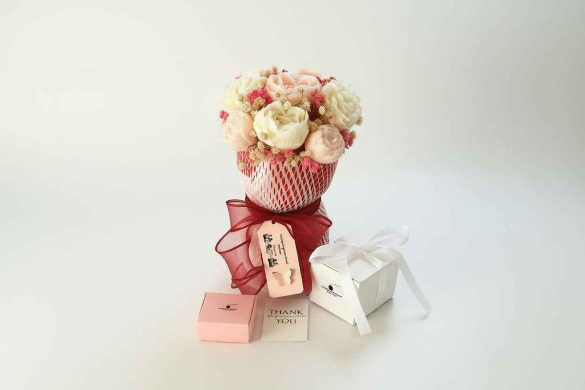 Bouquet Bloemen geurkaarsboeket van ongeveer 24 cm hoog, in cadeauverpakking met kaartje