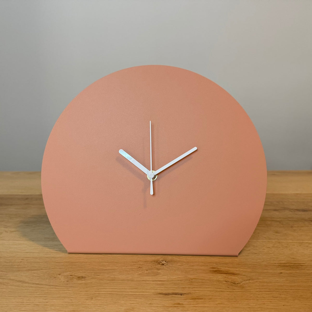 Drift stalen tafelklok 30x25 cm