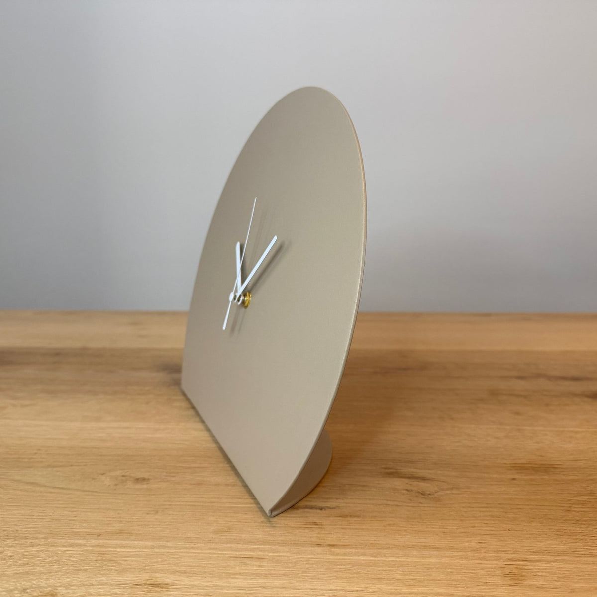 Drift stalen tafelklok 30x25 cm