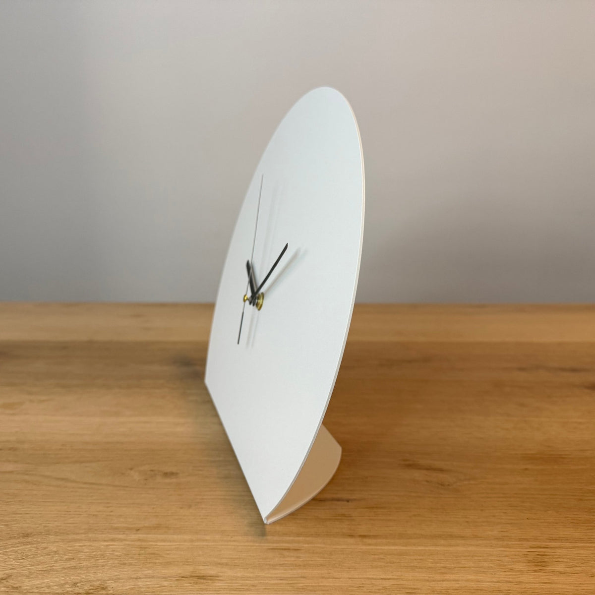 Drift stalen tafelklok 30x25 cm