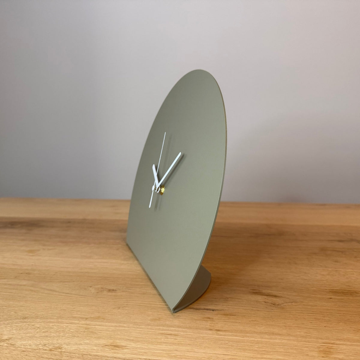 Drift stalen tafelklok 30x25 cm
