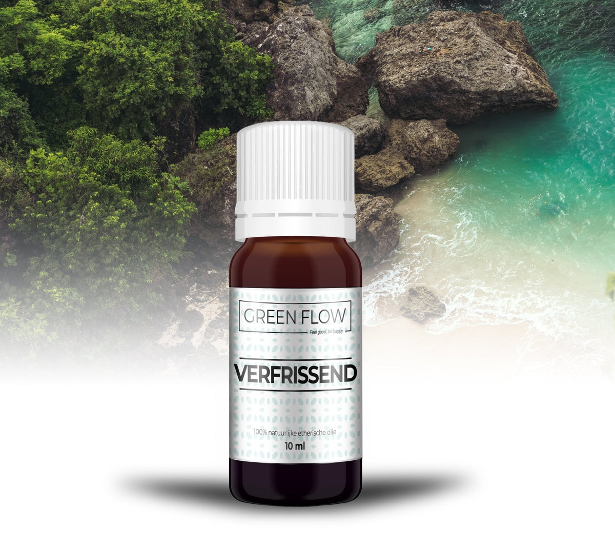 Bruin glazen flesje etherische olie van 10 ml voor een rotskust met turquoise water en groen.