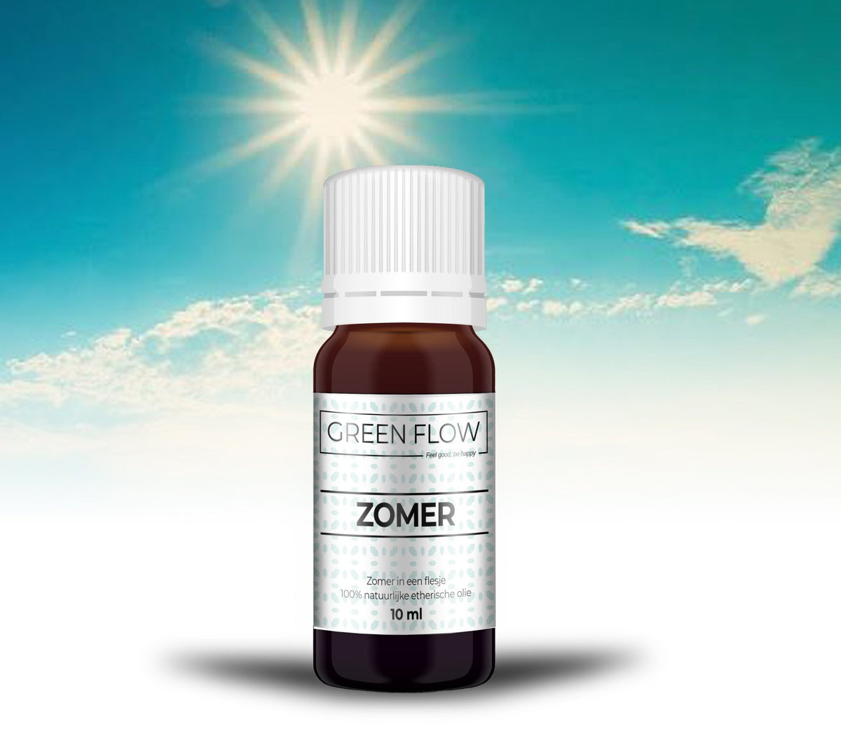 Bruin glazen flesje etherische olie van 10 ml voor een strakblauwe lucht met felle zon.