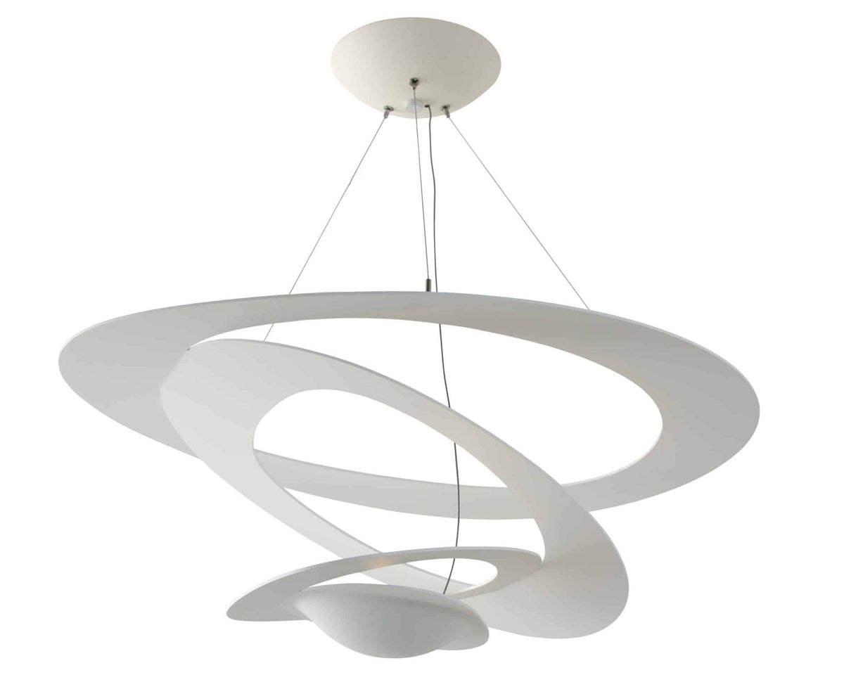 Witte hanglamp met in elkaar gedraaide banden in een spiraalvorm.