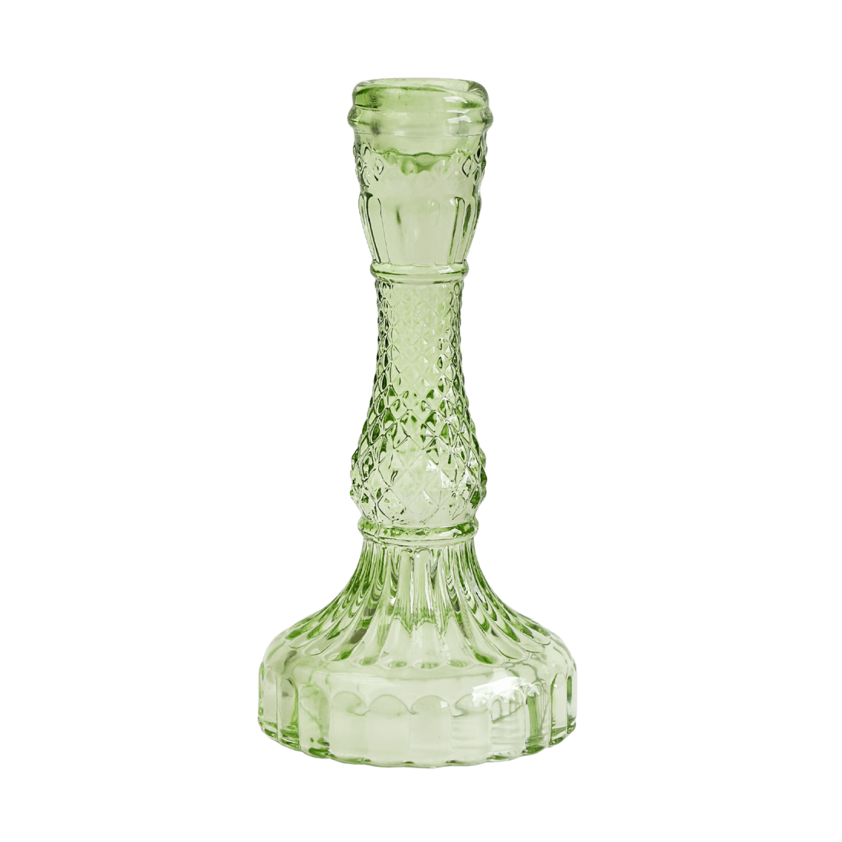 Het verfijnde silhouet, gecombineerd met het sierlijk geslepen glas en de zachte groene tint, geeft deze kandelaar een frisse en stijlvolle uitstraling. 