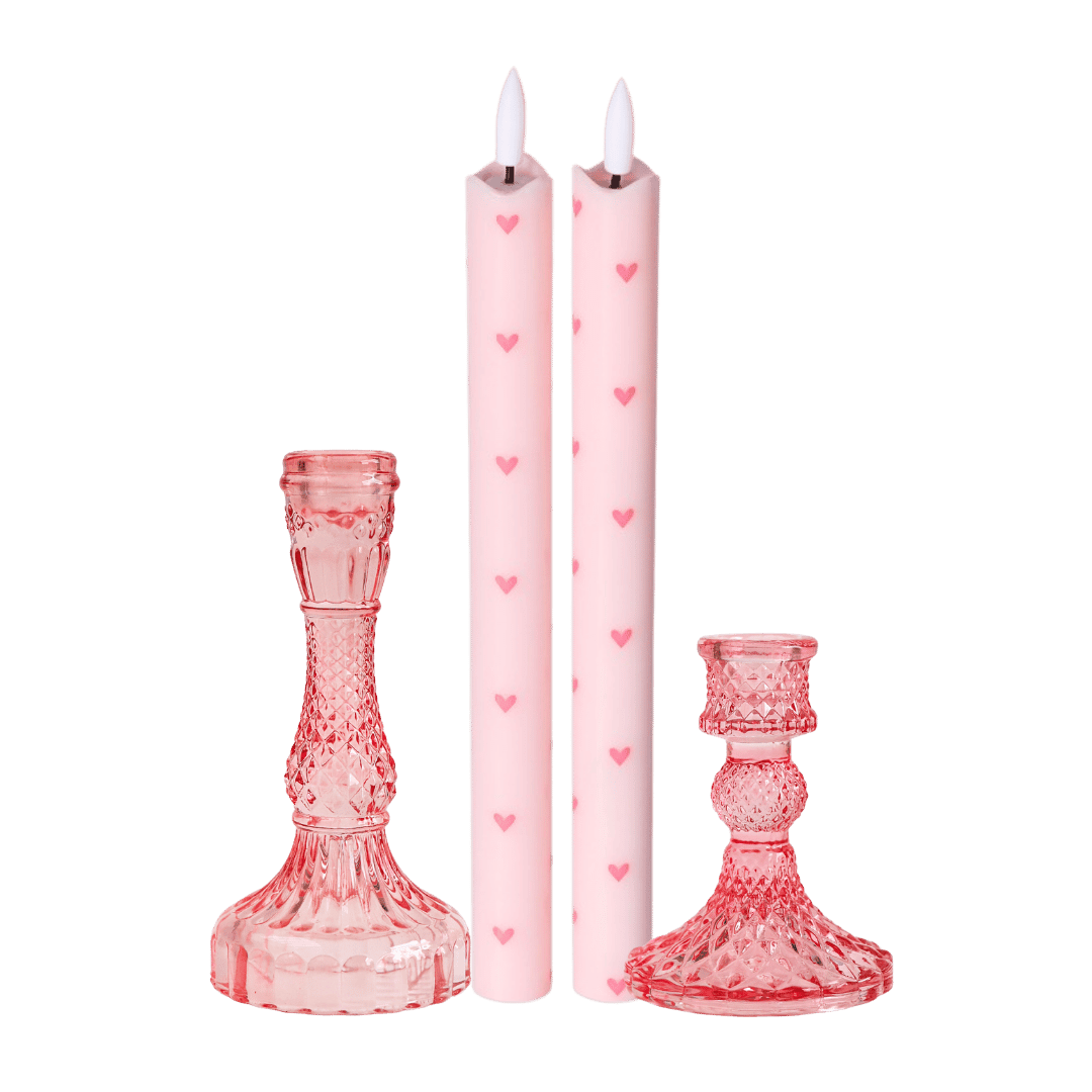 De roze kaarsen zijn vervaardigd uit echte wax en voorzien van een uitneembaar ledlichtje