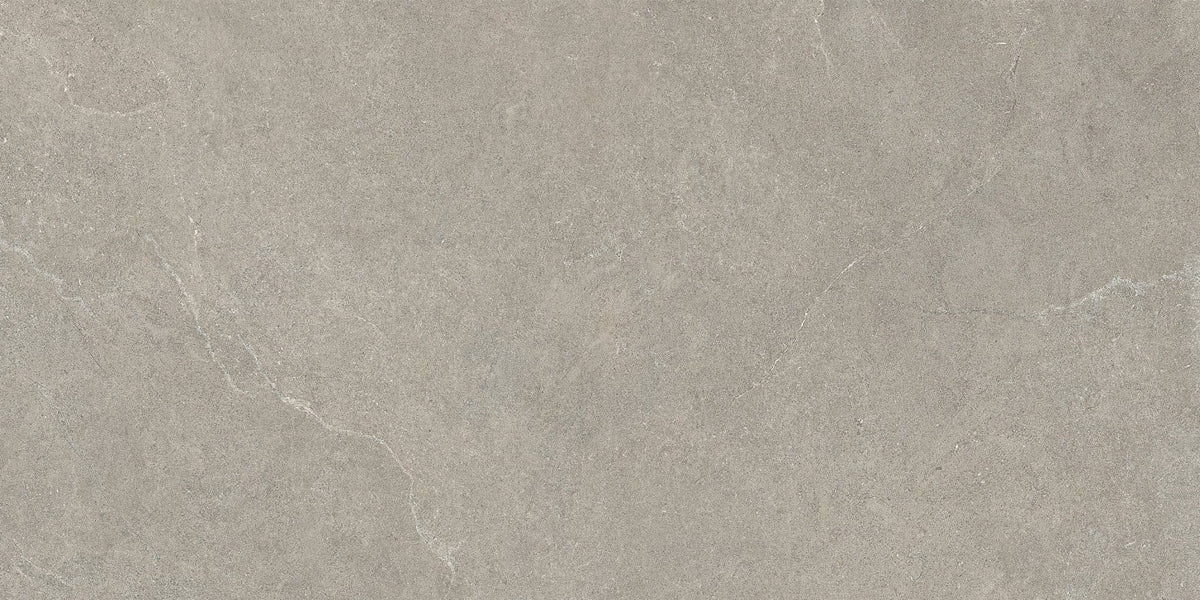 Taupe vloertegel met kalksteenlook en een zachte, fijne adering.